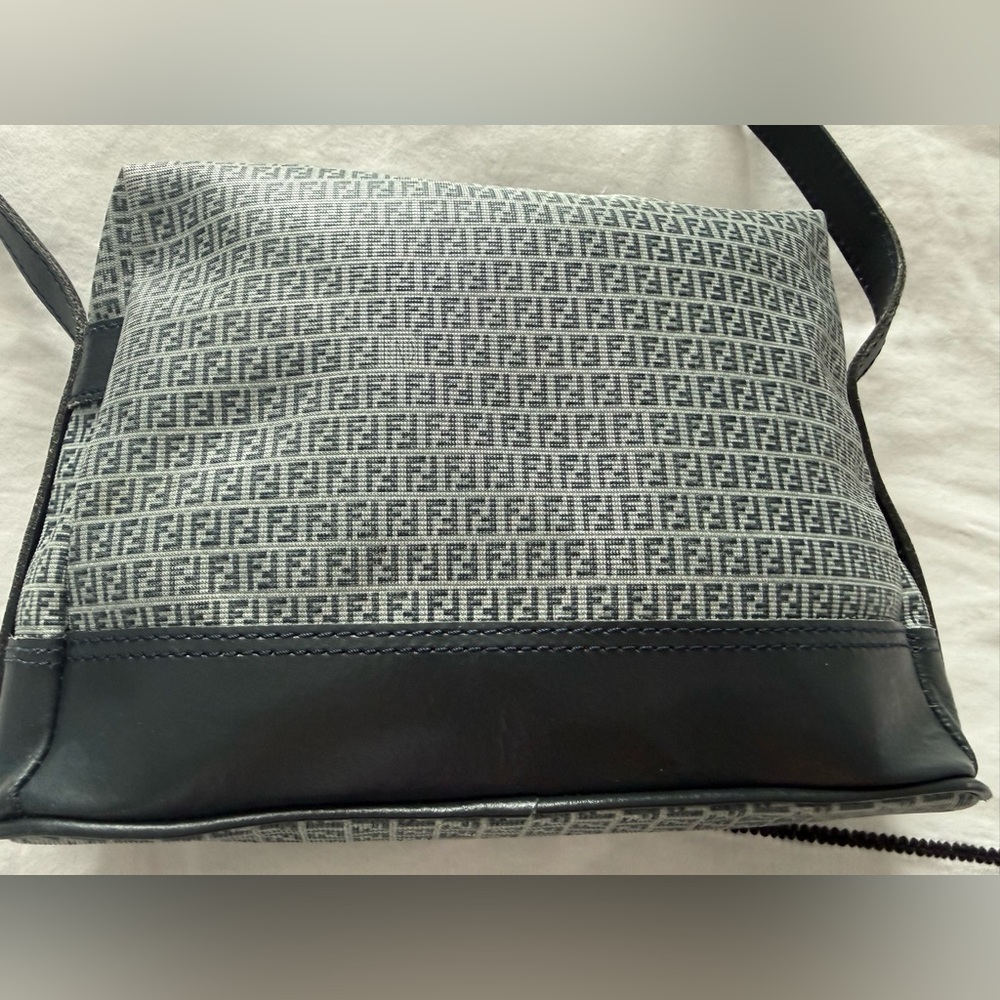 Vintage Fendi Zucca Canvas Shoulder Bag – Blue/Gray Monogram – Made in Italy - Picture 4 of 16